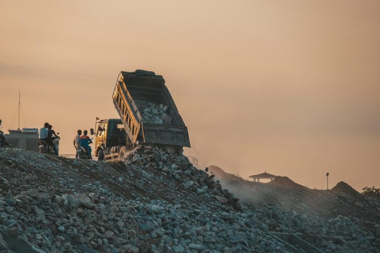 Vuilstort in Berkel en Rodenrijs met afvalverwerking en recyclingfaciliteiten voor verantwoord afvalbeheer